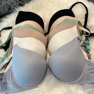 5 Victoria Secret Padded Bras (set)